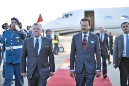 Image du Maroc Professionnelle de  SAR le Prince Moulay Rachid accueil SM le Roi Abdallah II, Souverain du Royaume Hachémite de Jordanie à l'aéroport international Mohammed V de Casablanca. Mercredi 27 Mars 2019. Le souverain Hachémite est arrivé pour une visite d'amitié et de travail au Maroc, à l'invitation de SM le Roi Mohammed VI. (Photo/ SPPR) via Jalilbounhar.com 